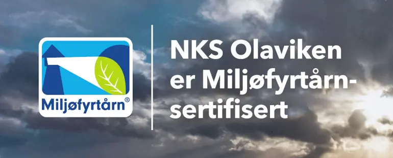 En logo med blå og hvit bakgrunn